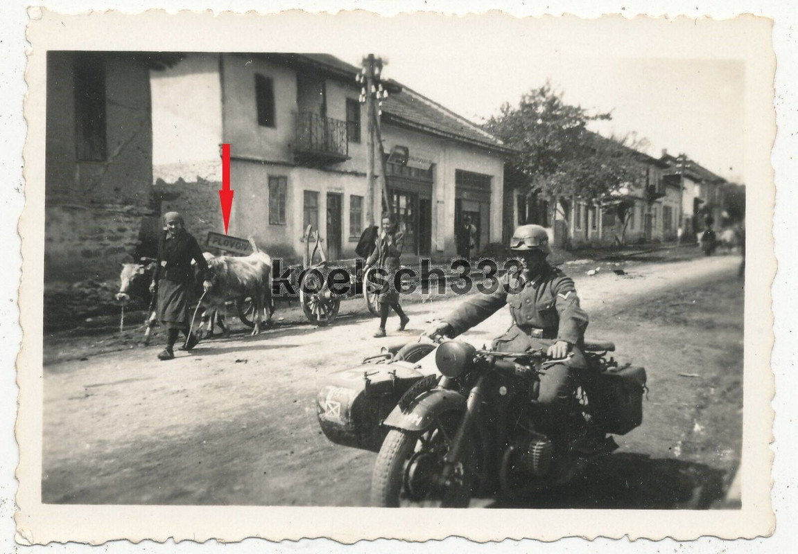 Foto Kradschütze der Wehrmacht mit BMW Motorrad 80km vor Sofia in Bulgarien1941