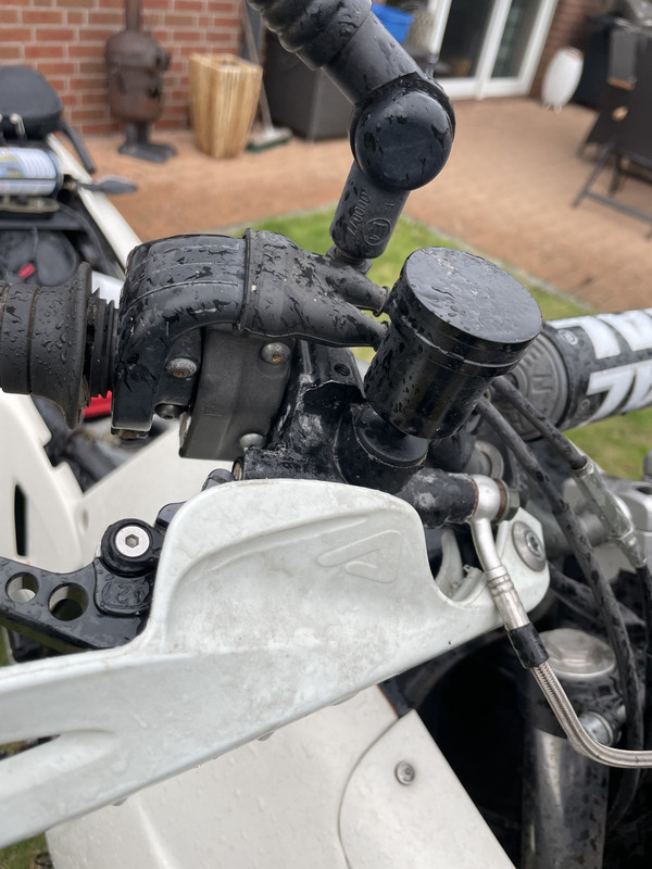 D7B1128F-6C90-4876-9801-3DE7B8C81BA7