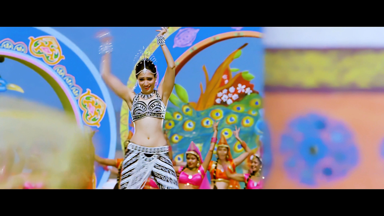 Tamanna Hot Song From Himmatwala Naino Main Sapna 4K (Best Quality).mp4_snapshot_01.16_[2021.04.05_1