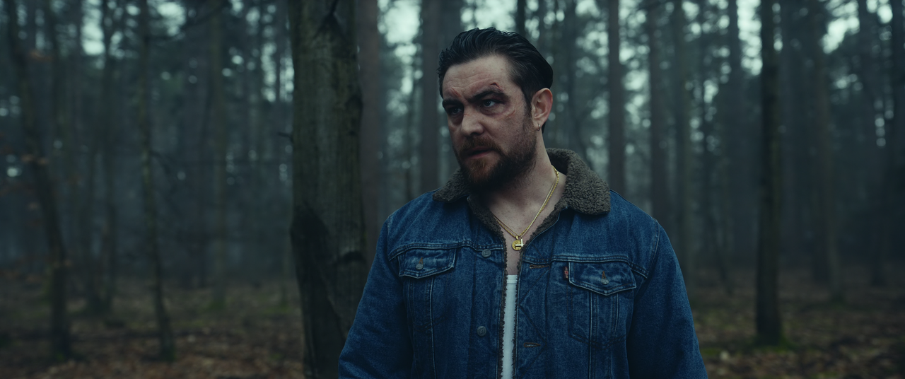 The.Gentlemen.S01E05.I've.Hundreds.of.Cousins.2160p.10bit.NF.WEB-DL.DDP5.1.HEVC-Vyndros.mkv_snapshot