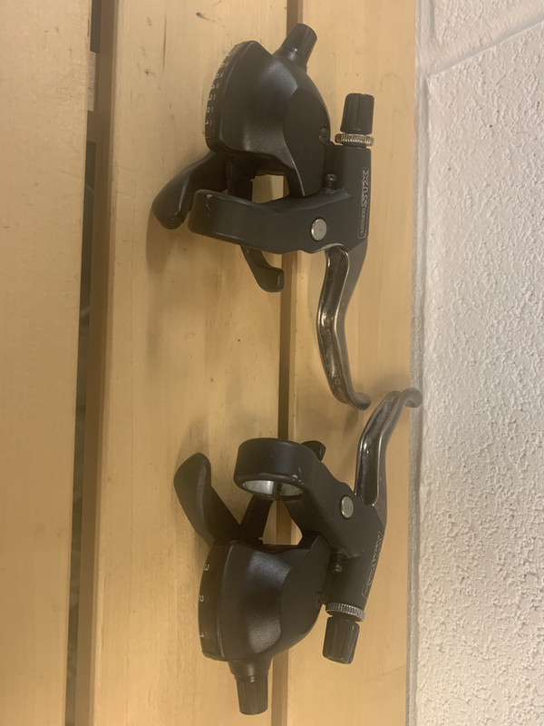 DD9588D6-17D6-4C74-B2E4-2894AF2F997F