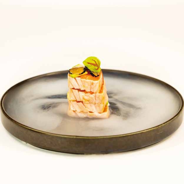 S08 Tataki di salmone - 4 pezzi