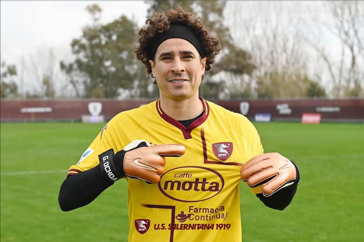 ‘Memo’ Ochoa firma con la Salernitana; este será su sueldo