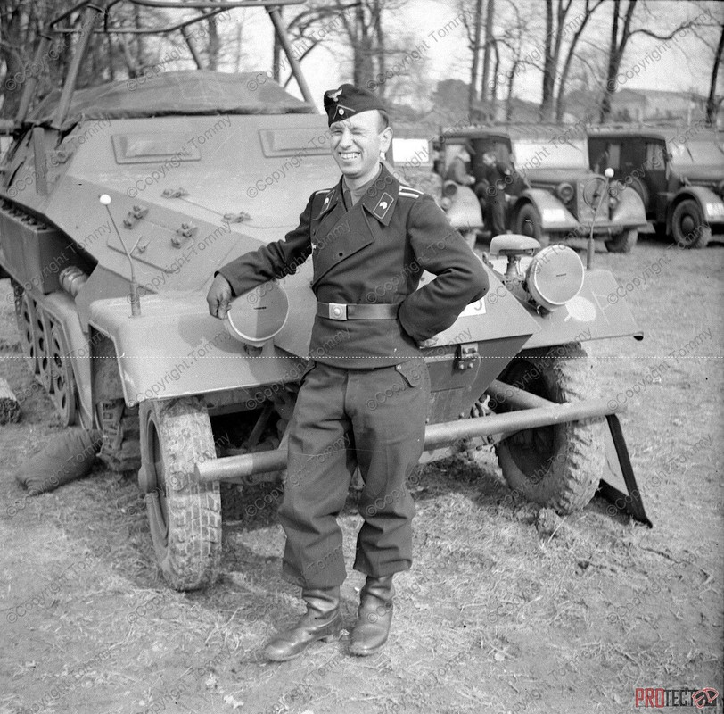 v foto ostfront Spähpanzer SD KFZ 251 Ausf B Front