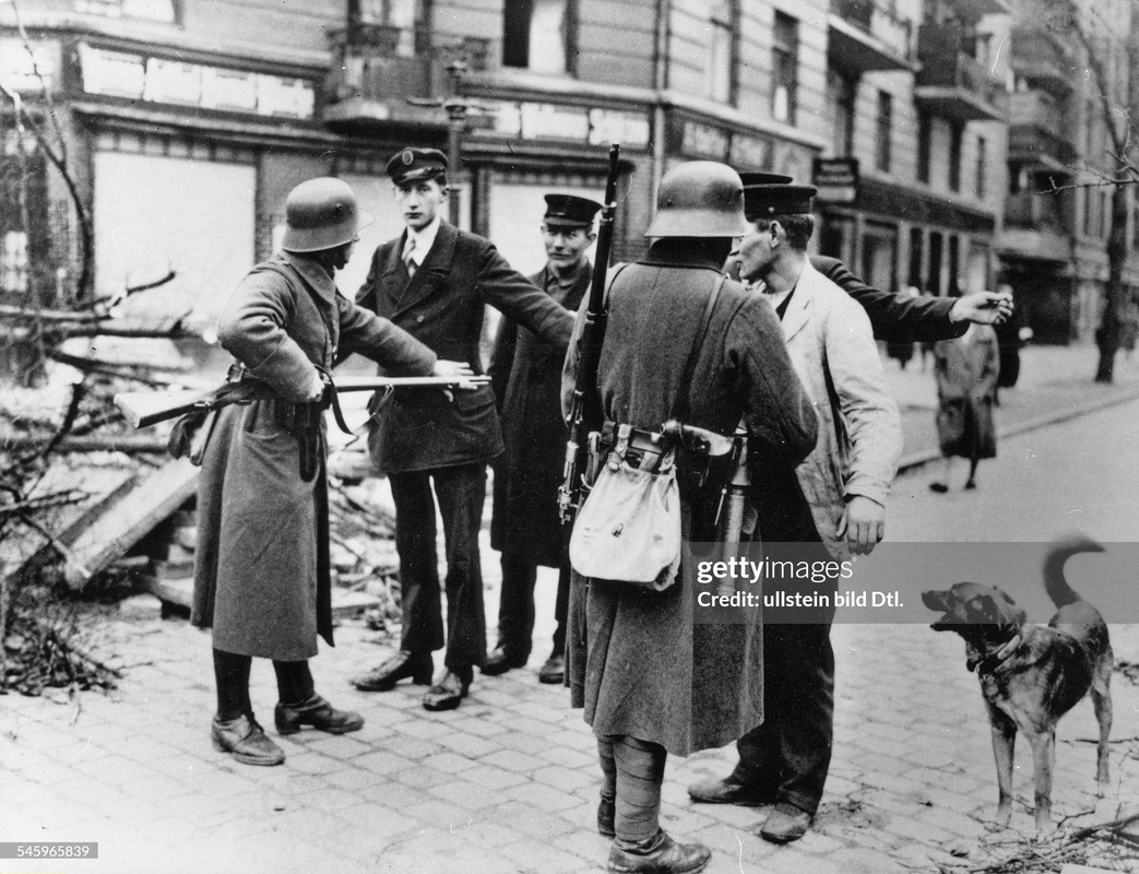 october-24th-1923-the-hamburg-uprising-ended-as-hundreds-of-v0-nmfbgg5pb5wb1