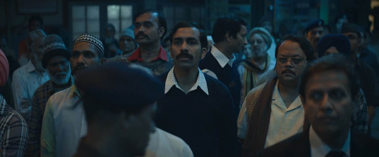 The Railway Men - The Untold Story of Bhopal 1984 (2023) Season 1 [Hindi + Tamil + Telugu] WebRip 480p, 720p ESub - Complete Screenshot