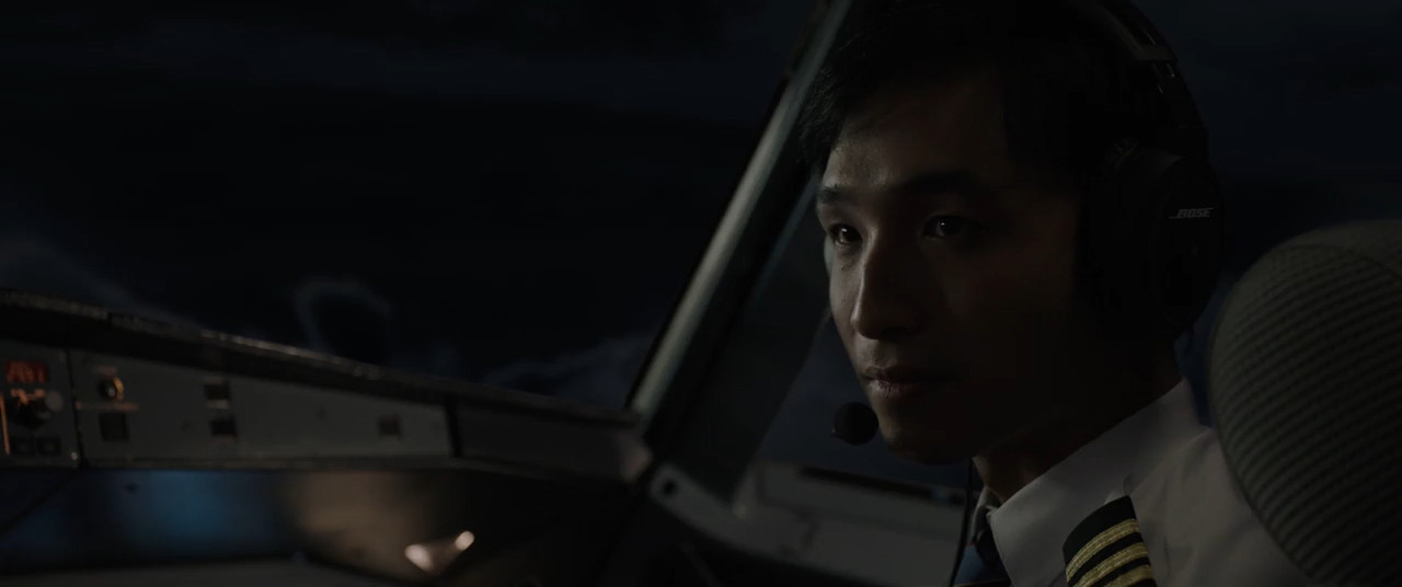 Plane 2023 BluRay [Hindi + Tamil + Telugu + English] 480p 720p ESub Screenshot