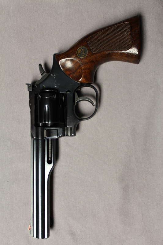 Dan Wesson 22  (L)