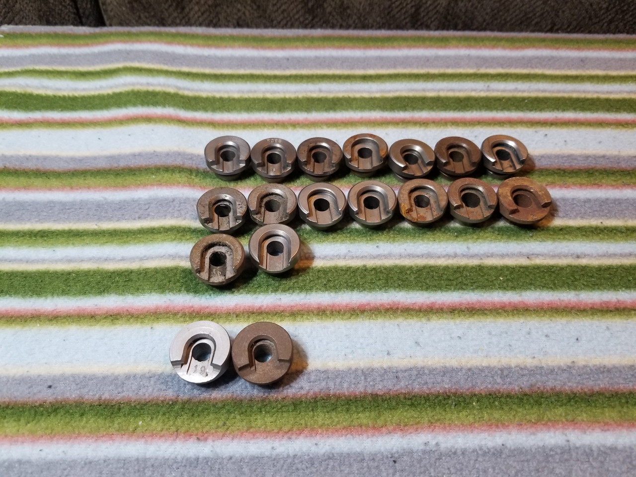 17675773277315696475054105859158