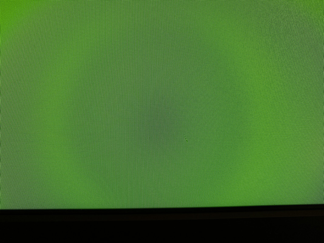 Dell U2414H graffio su verde