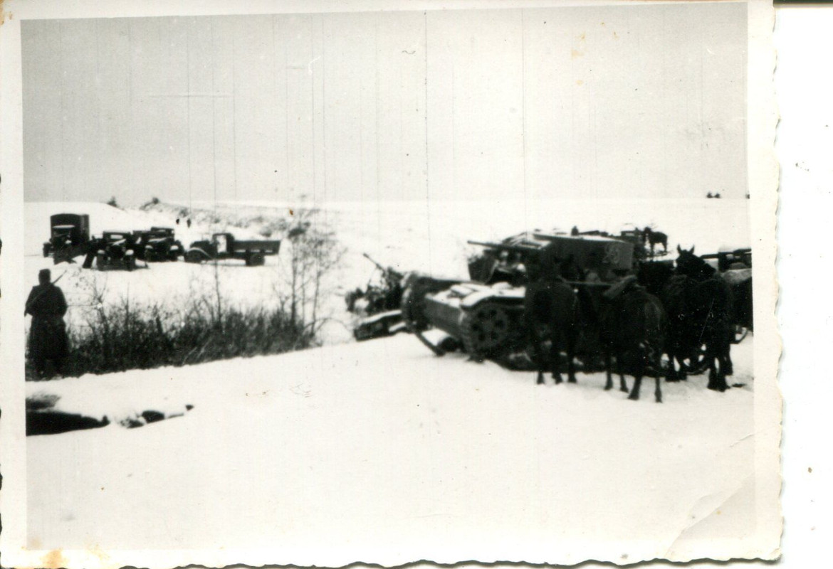 zerstörte Russische Panzer Tanks und LKWs