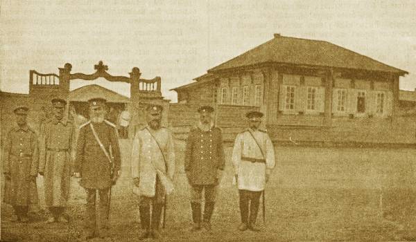 Якутские казаки Чины Якутского Городового казачьго полка и атама