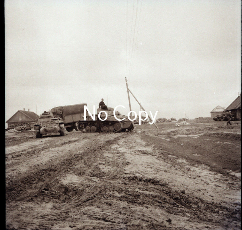 Foto Negativ WK2 15. Panzereinheit im Osten Kampfgebiet