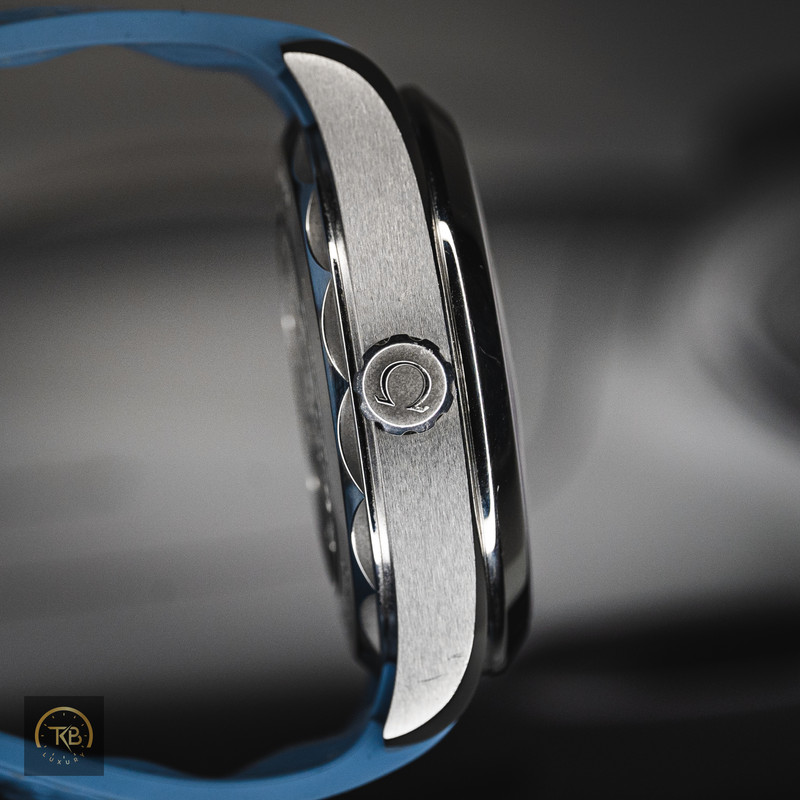 Omega Aquaterra WorldTimer Summer Blue - Image 9