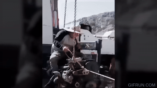 Idiots-At-Work-17.gif