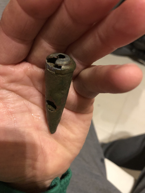 7FAC701F-C293-403F-842B-7B68261189B5