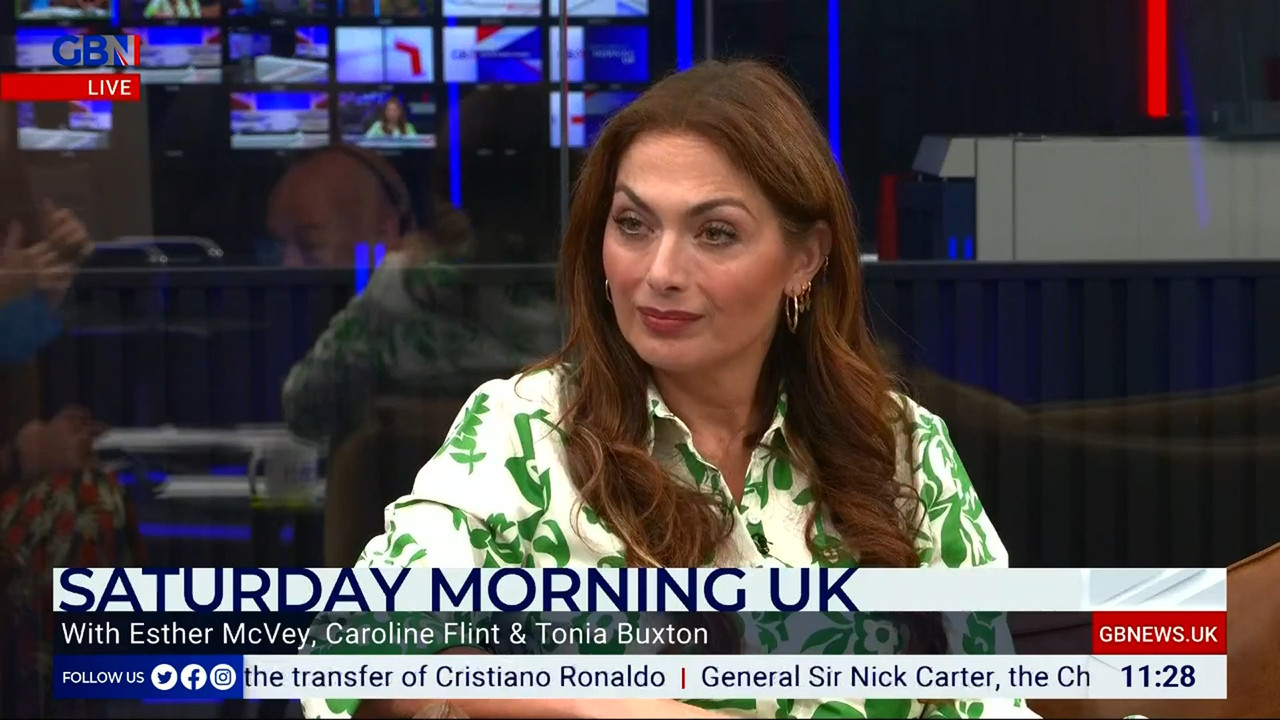 08.28 - 10.00.00 - Saturday Live UK. Opinion, news and a bit of fun o..._001.ts_snapshot_29.56.999