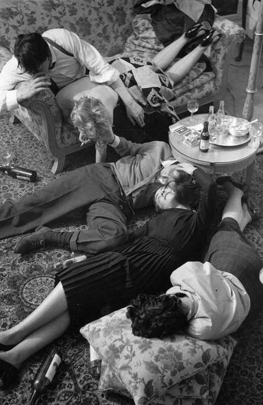 The-Joy-of-Drinking-Vintage-Photos-of-People-Havi.jpg