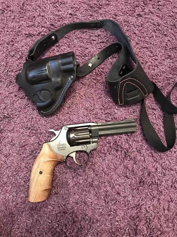 EE9A39E7-F493-475A-87C3-384B4C79797B