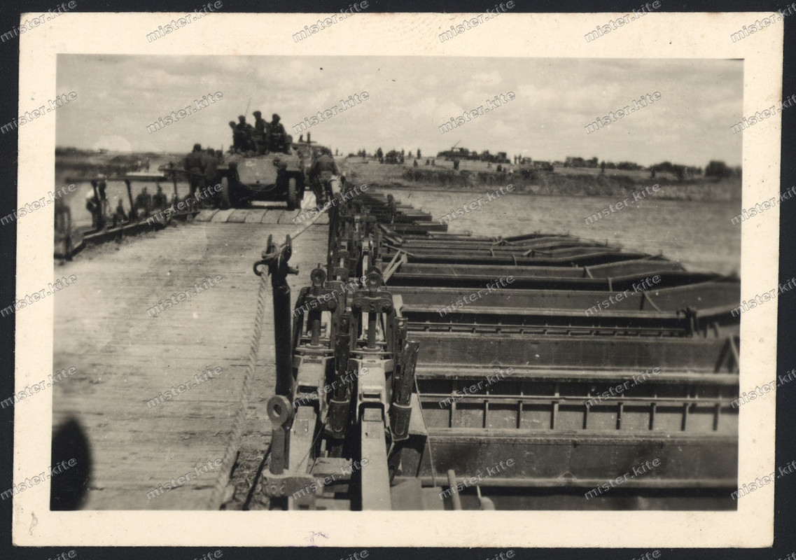 Pontonbrücke-Bug-Russland-Ukraine-1941-Panzer-Ta