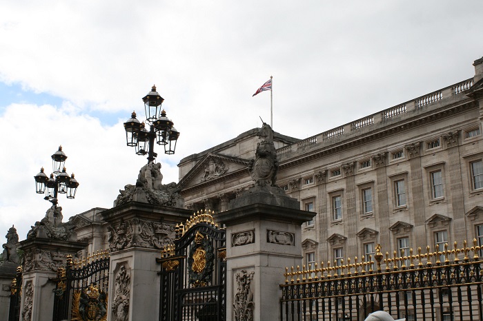 Istana Buckingham, Inggris