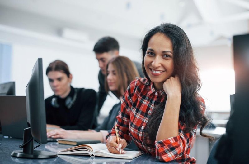 Estudiar una maestría: Invertir en tu futuro profesional en un mundo en constante cambio Maestria-nivel