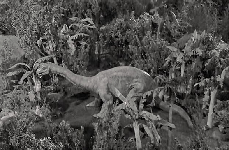 TWILIGHT-ZONE-DINOSAURUS-1-B-FOTOR.jpg