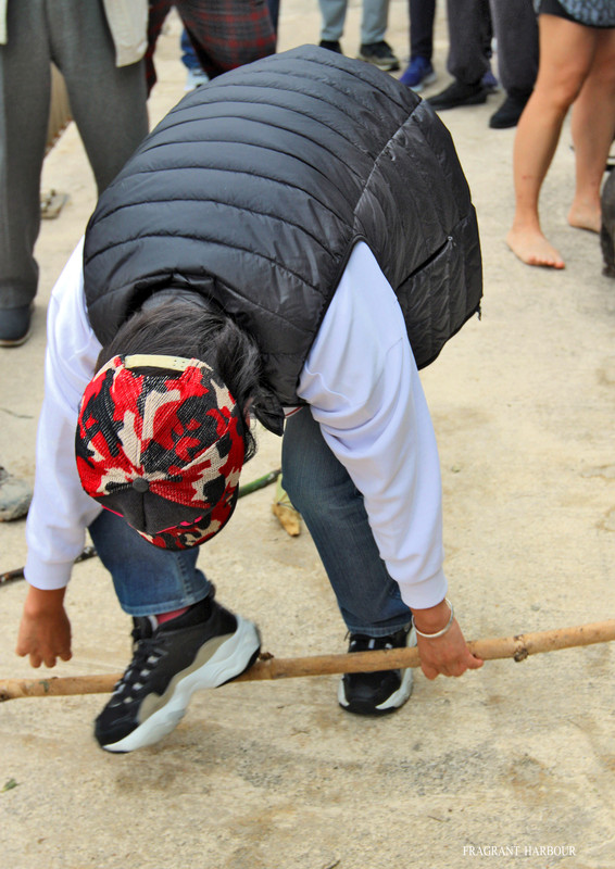 It looks easy . . . (New Year's Beach Day 2025)