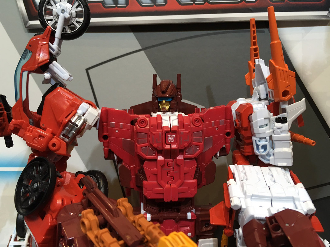 UW-Computron-Toykyo-Toy-Show-003-GENgoraw