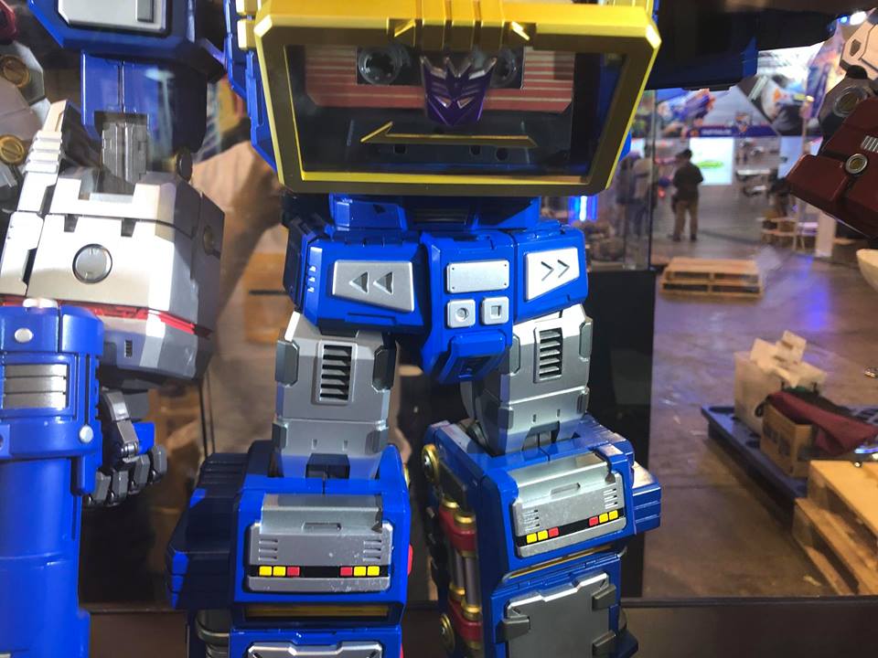 Toys-Alliance-Soundwave-06