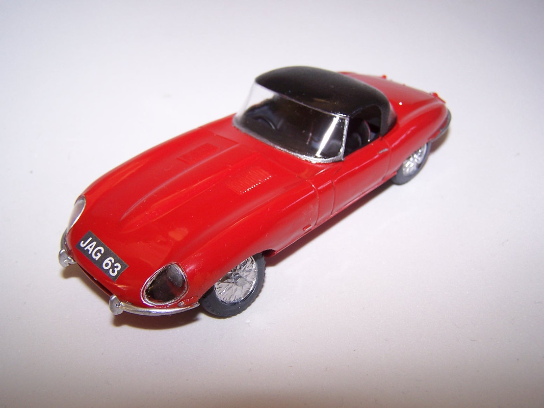 Airfix_E-type_Jaguar_PF)