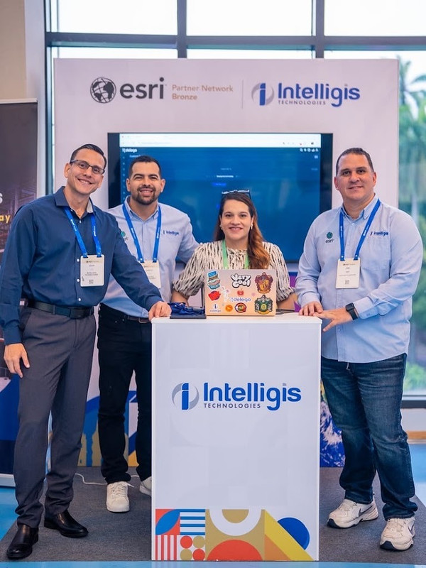 Participación en Evento ESRI 1