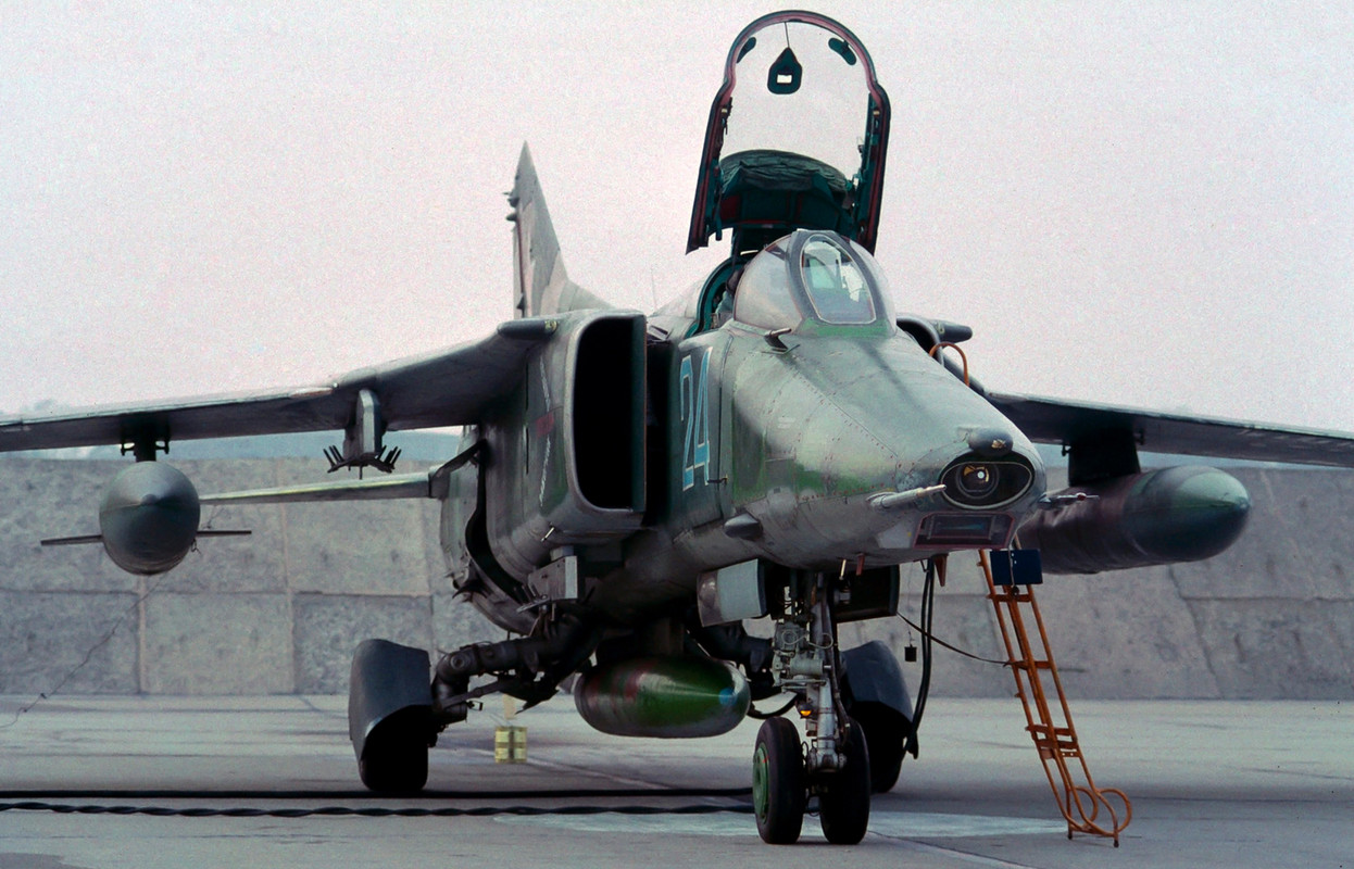 559 APIB Mig-27K 24 Blue_76802643372_5 (2)