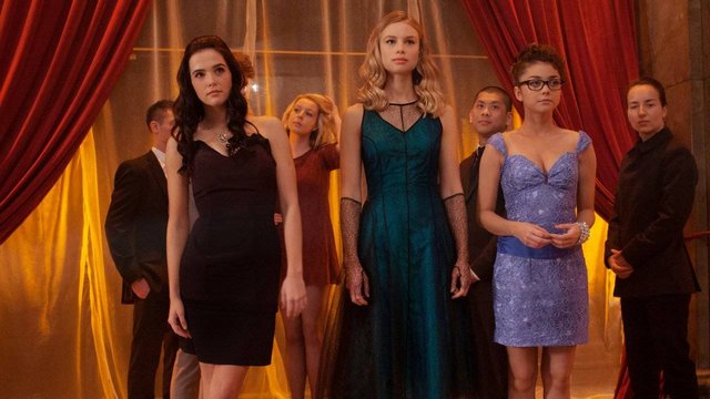 ¿QUIERES TRABAJAR DE FIGURANTE EN NAVARRA? SE NECESITAN 3.000 FIGURANTES PARA LA SERIE “VAMPIRE ACADEMY”