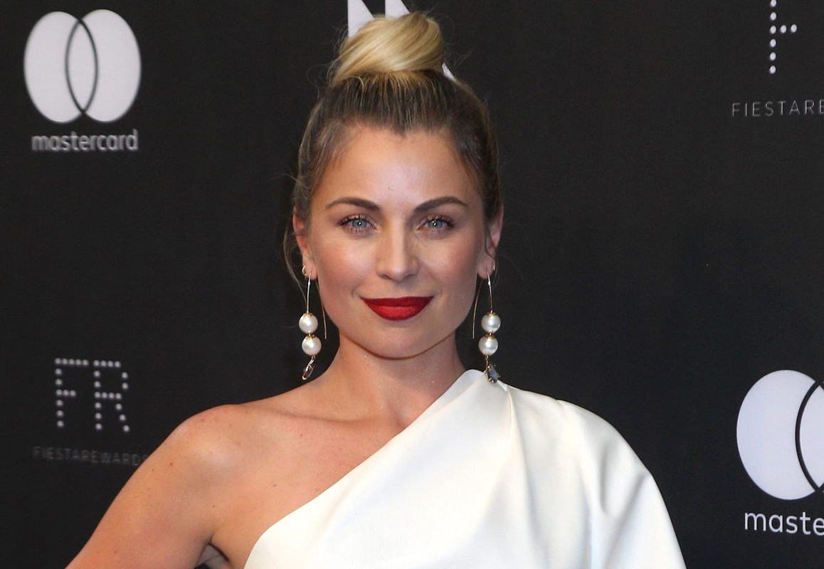 Foto de Ludwika Paleta con sus tres hijos causó furor en Instagram