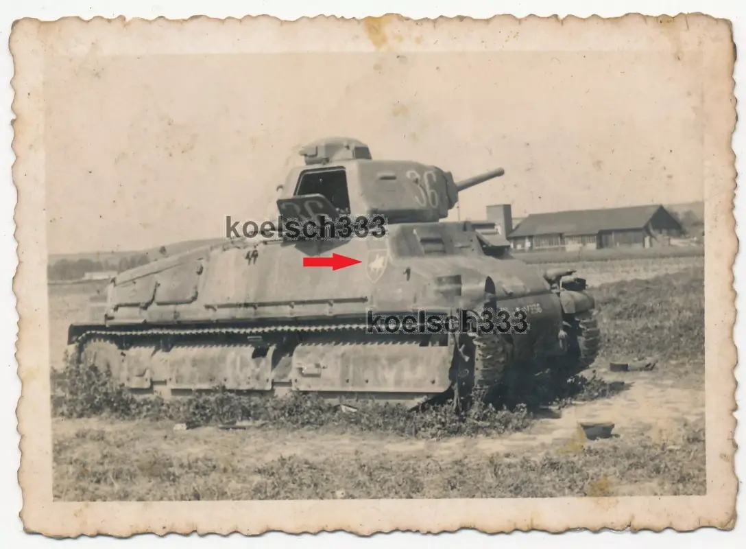Foto französischer SOMUA Panzer mit Wappen Kennung im Westen 1940 Tank Wrack ...