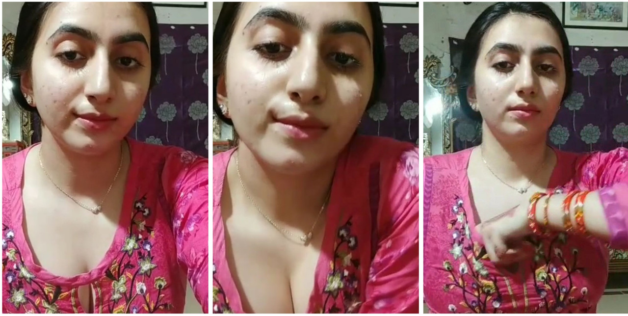 Hot punjabi girl showing her cleavage new