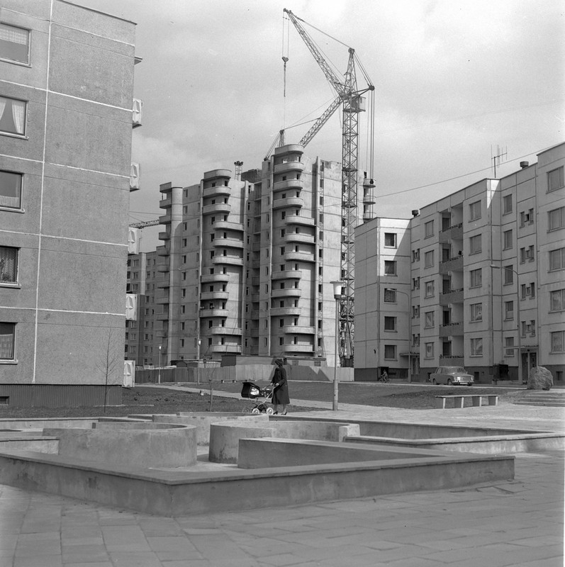 MONOLITINIO ?E?KINĖS STATYBA 1983