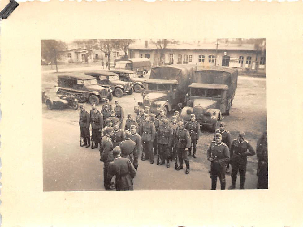 Appell bei Fahrzeugen LKW Ford Kübelwagen Polen