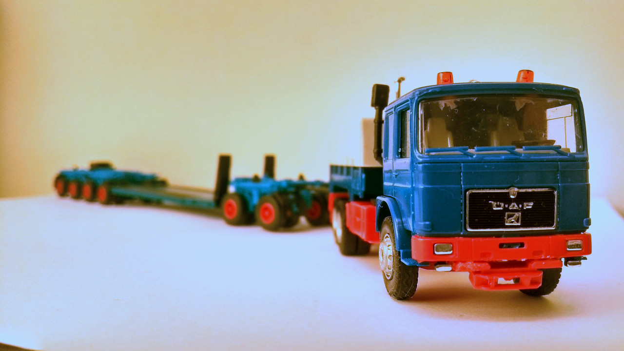Mach (2712)