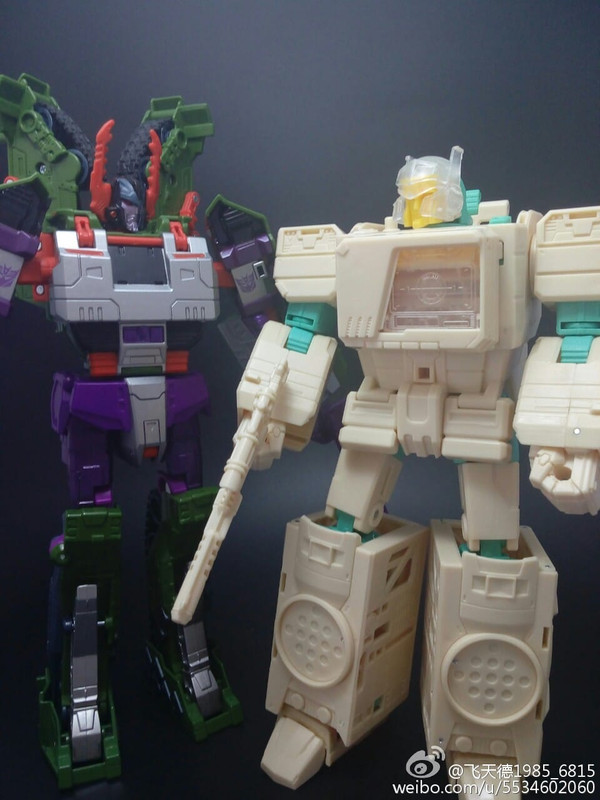 Leader-Class-Blaster-05