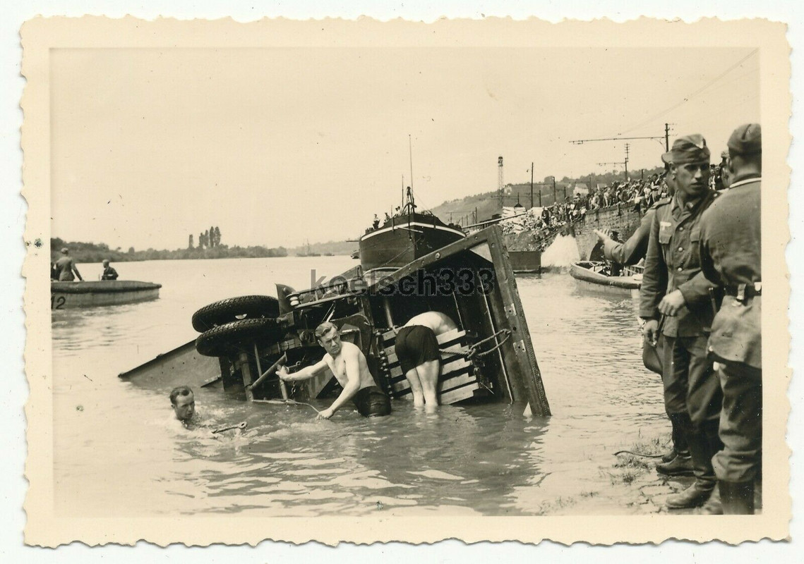 10 Fotos Pioniere der Wehrmacht Rhein Kriegsbrücken Fähre Ponton B-Gerät Kran5