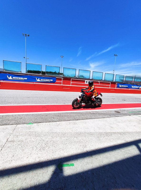 040C657C-6635-4A94-867C-064B336AAF34