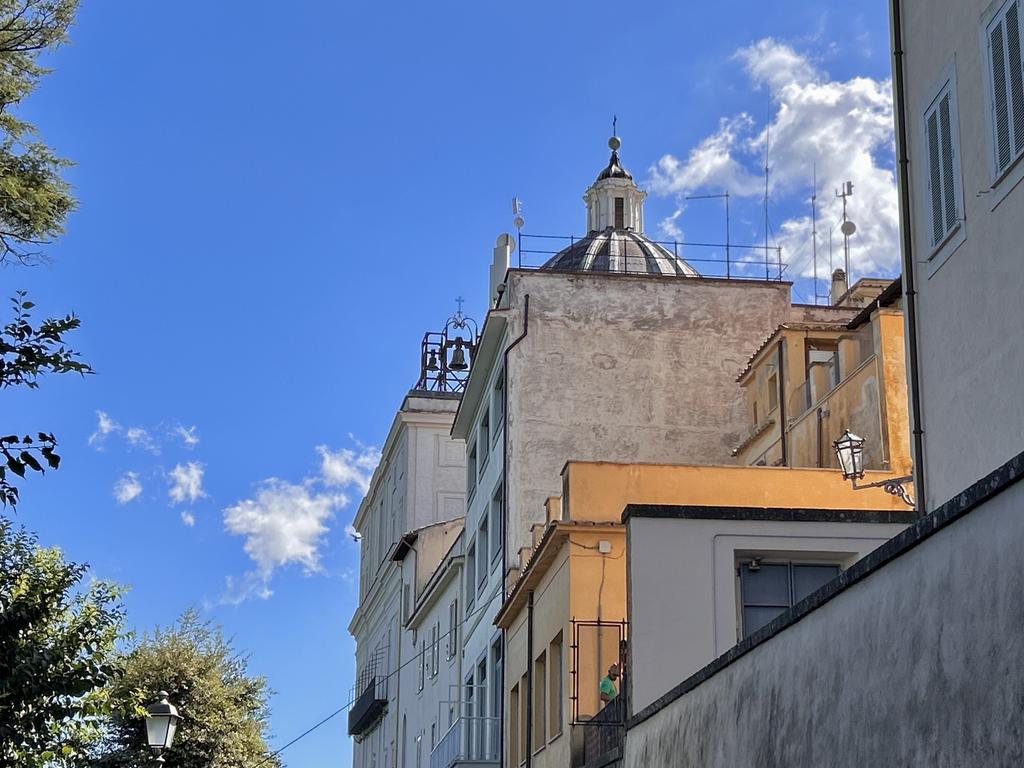 Жаркий сентябрь на побережье Тирренского моря.