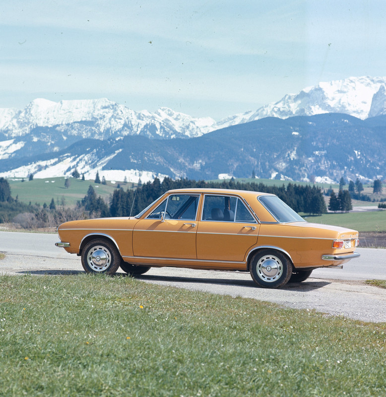 Audi-100_3