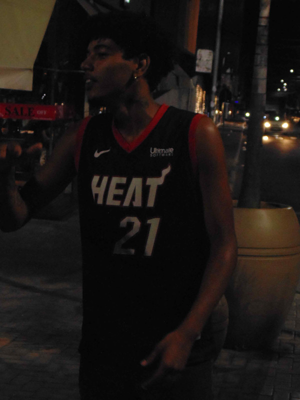 42.4.GTA NPCs and the claps IV (crop)