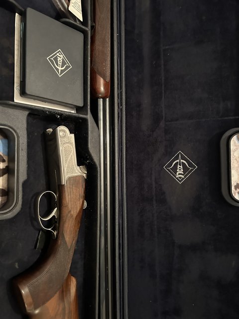 A2988140-CBDB-4F57-BB7B-58E9F3434AE2