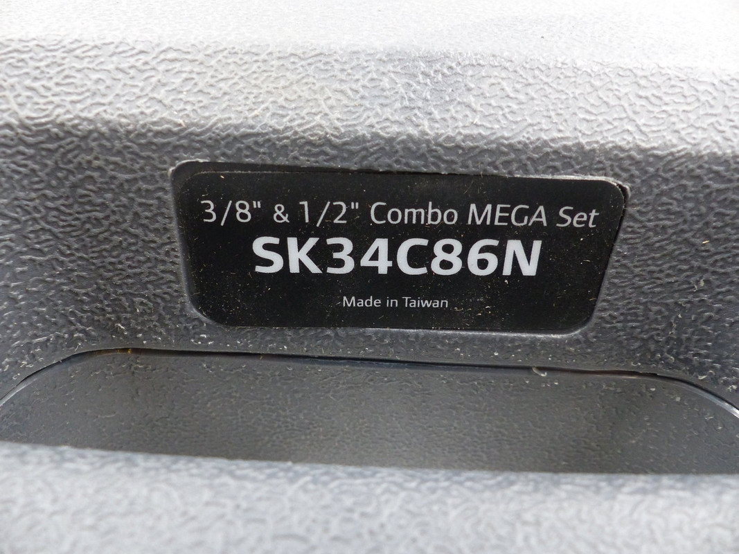 INGERSOLL RAND 1/2" AND 3/8" COMBO MEGA SOCKET SET 86PC SK34C86N