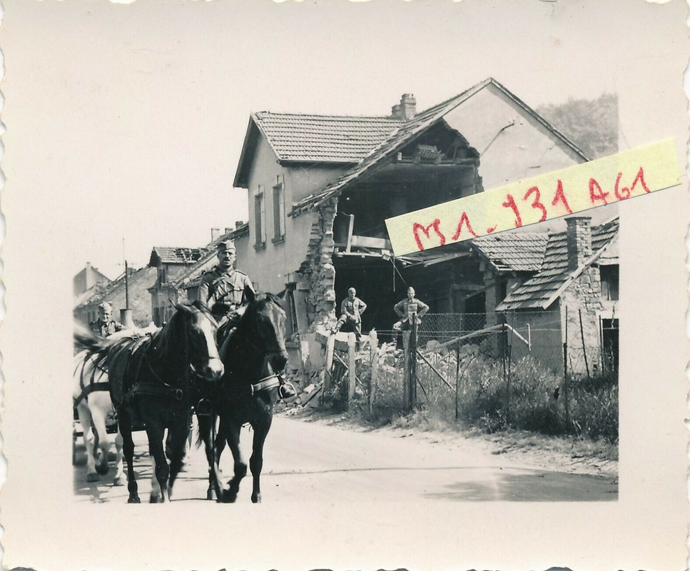 Wehrmacht Soldaten u.zerst. Haüser in BÖCKWEILER Saarland bei Blieskastel 1940