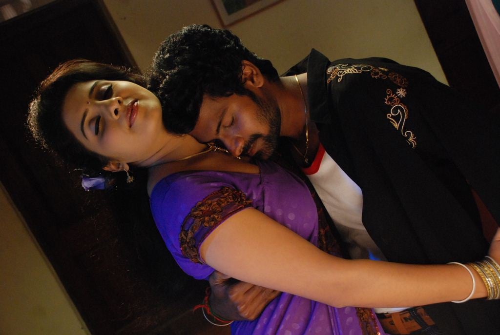 [Image: aroopam-movie-hot-stills7.jpg]